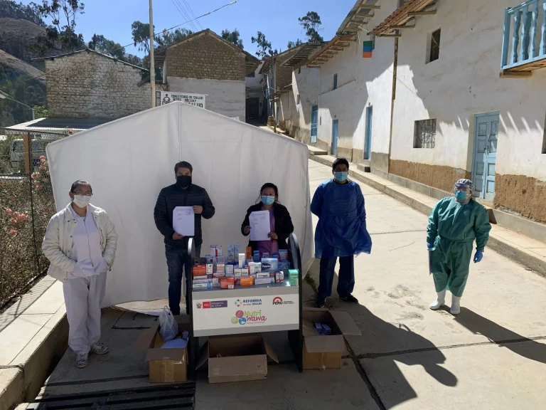 Lincuna-entrega-medicinas-y-pruebas-rápidas-Covid-19